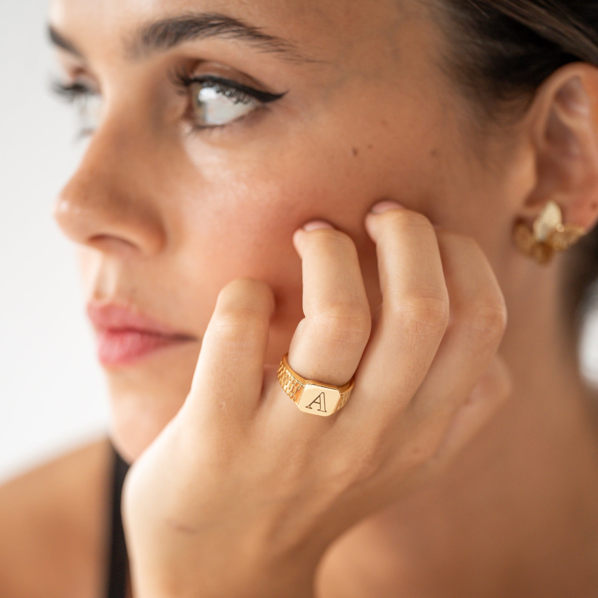 <tc>Anillo Letra Personalizable</tc>