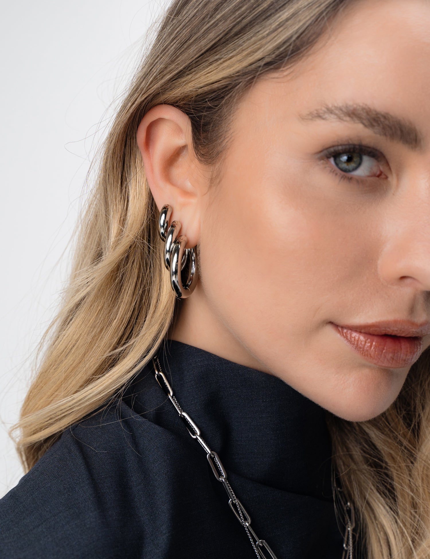 Cloe Tiny Hoops