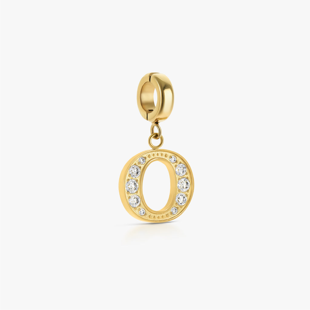 Charm con letra pavé