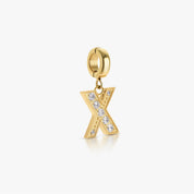 Charm con letra pavé